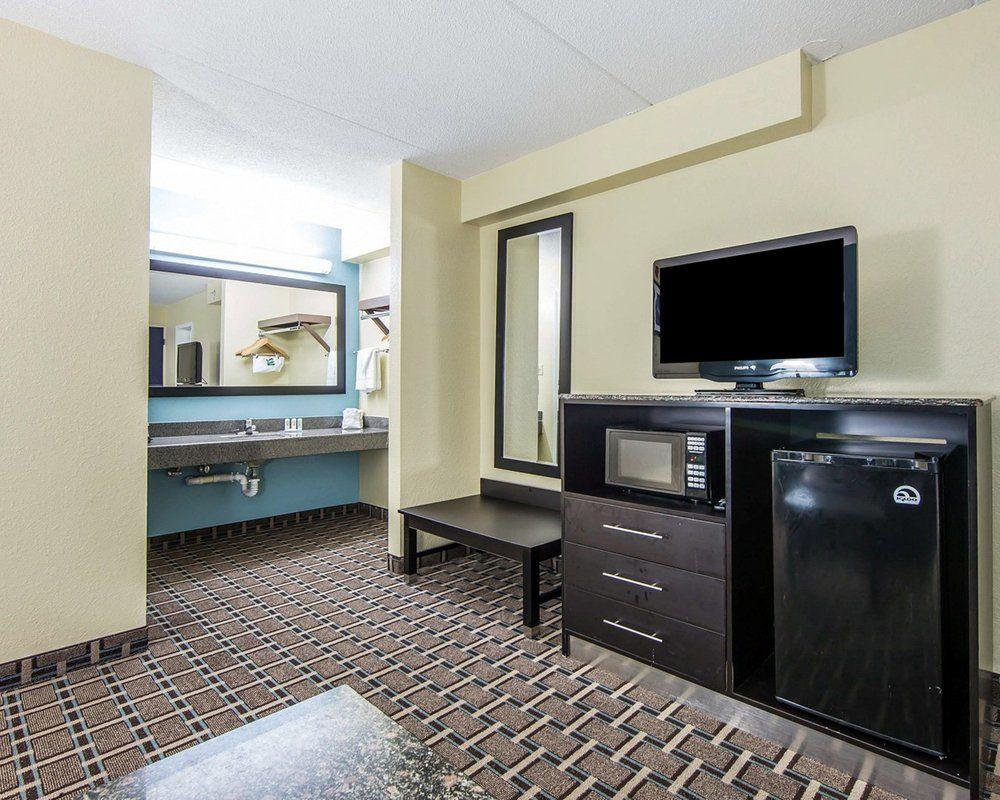 Hotel Oyo Tn Cedar Bluff I-40