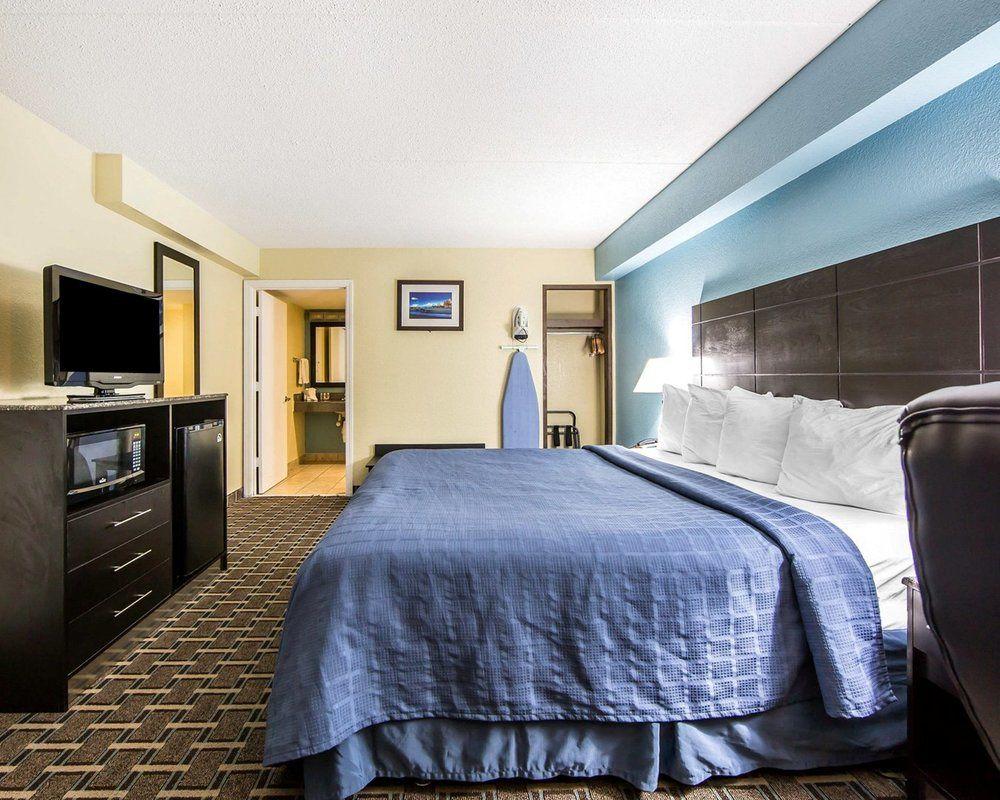 Hotel Oyo Tn Cedar Bluff I-40 Knoxville