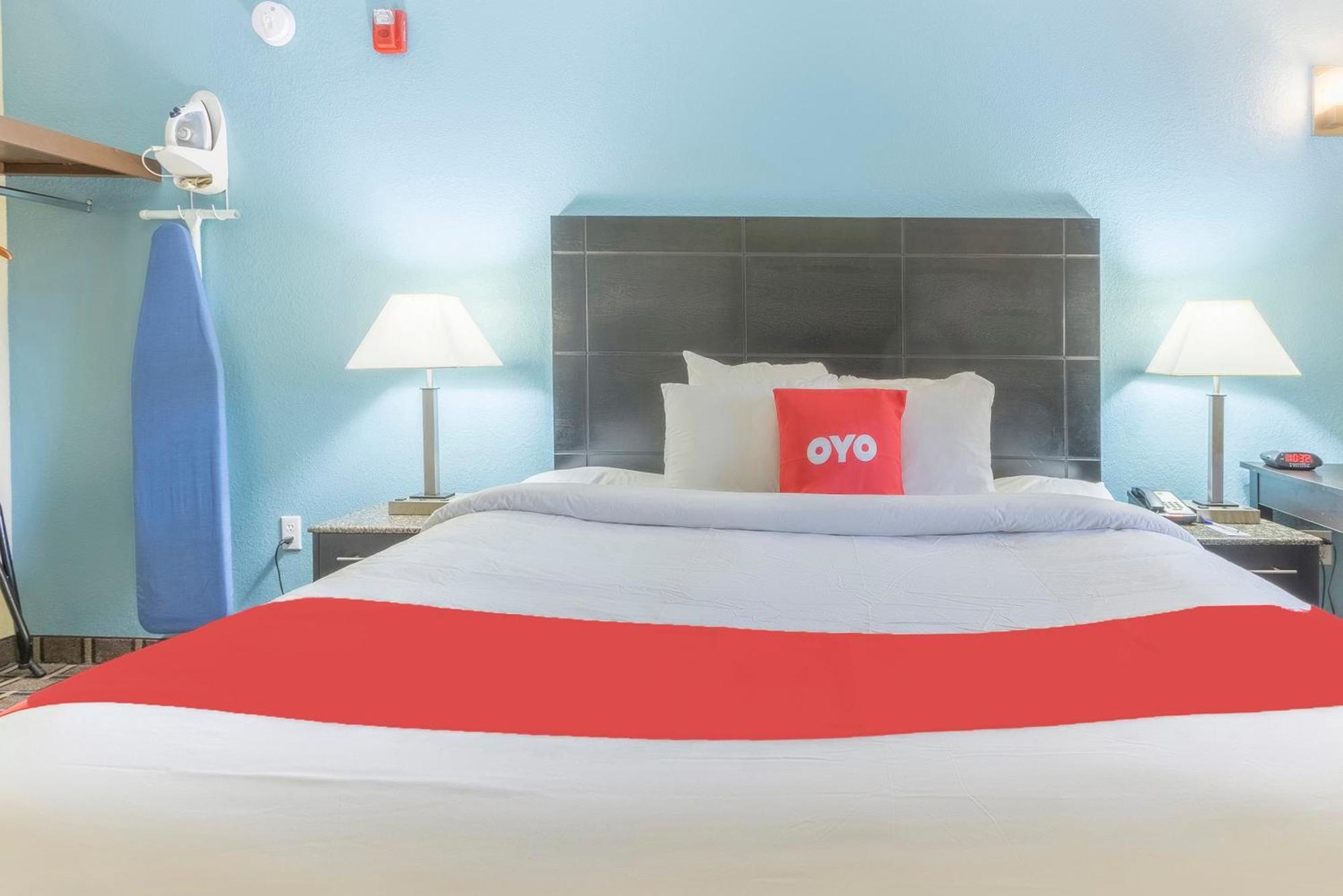 Hotel Oyo Tn Cedar Bluff I-40