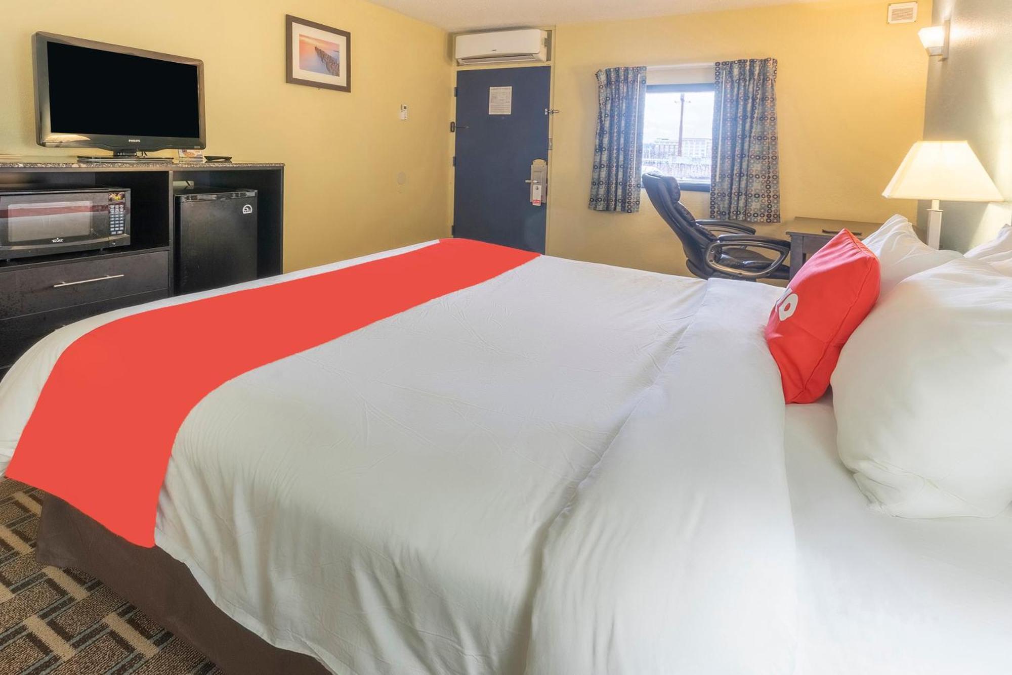 Hotel Oyo Tn Cedar Bluff I-40