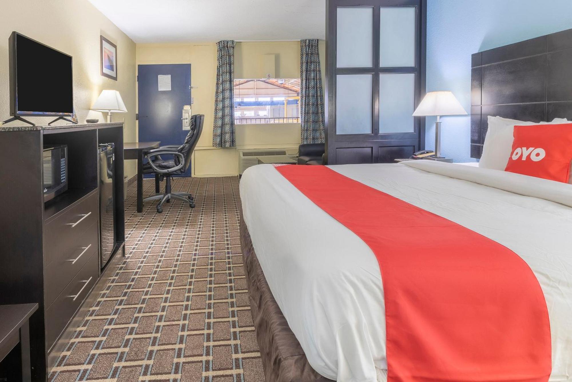Oyo Tn Cedar Bluff I-40 Hotel